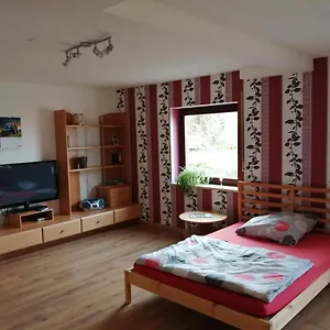 Moderne Ganze 1km Zum Funpark Und Nur 15 Minuten Nach Nürnberg Zirndorf